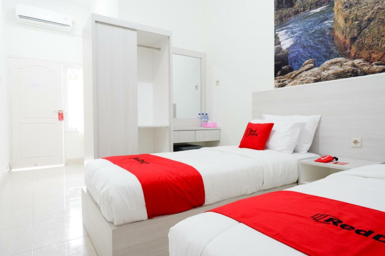 เรดดอร์ซ เนียร์ มาตาราม ยูนิเวอร์ซิตี้ Hotel มาตารัม ภายนอก รูปภาพ